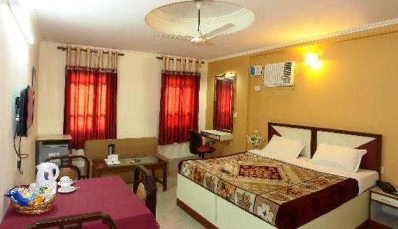 Hotel Dakha International - Karol Bagh, New Delhi Kültér fotó