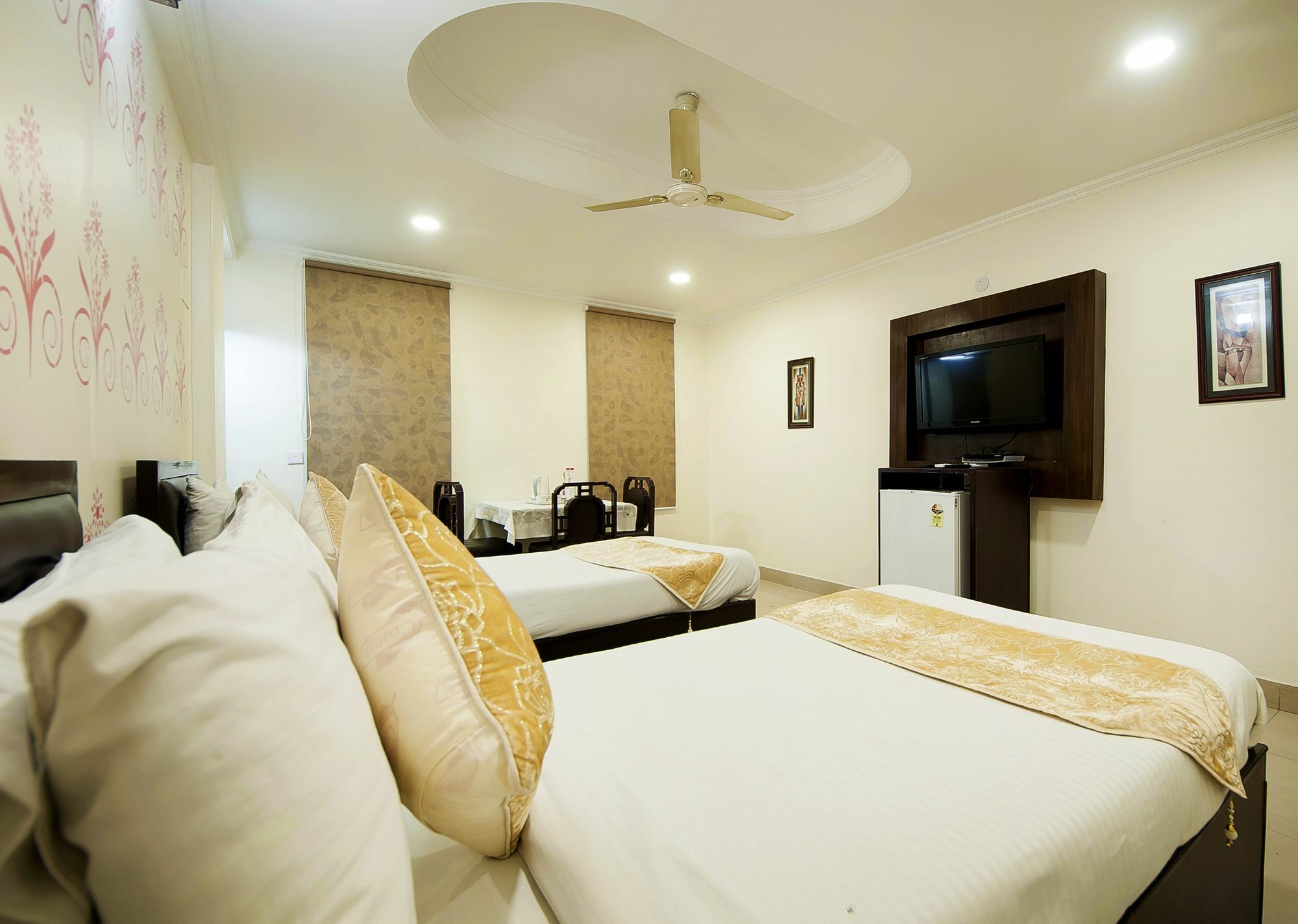 Hotel Dakha International - Karol Bagh, New Delhi Kültér fotó